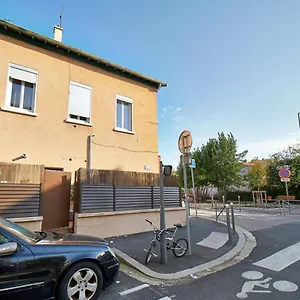Le Globe Trotter 8 Pers Avec Terrasse Gratte Ciel Villeurbanne